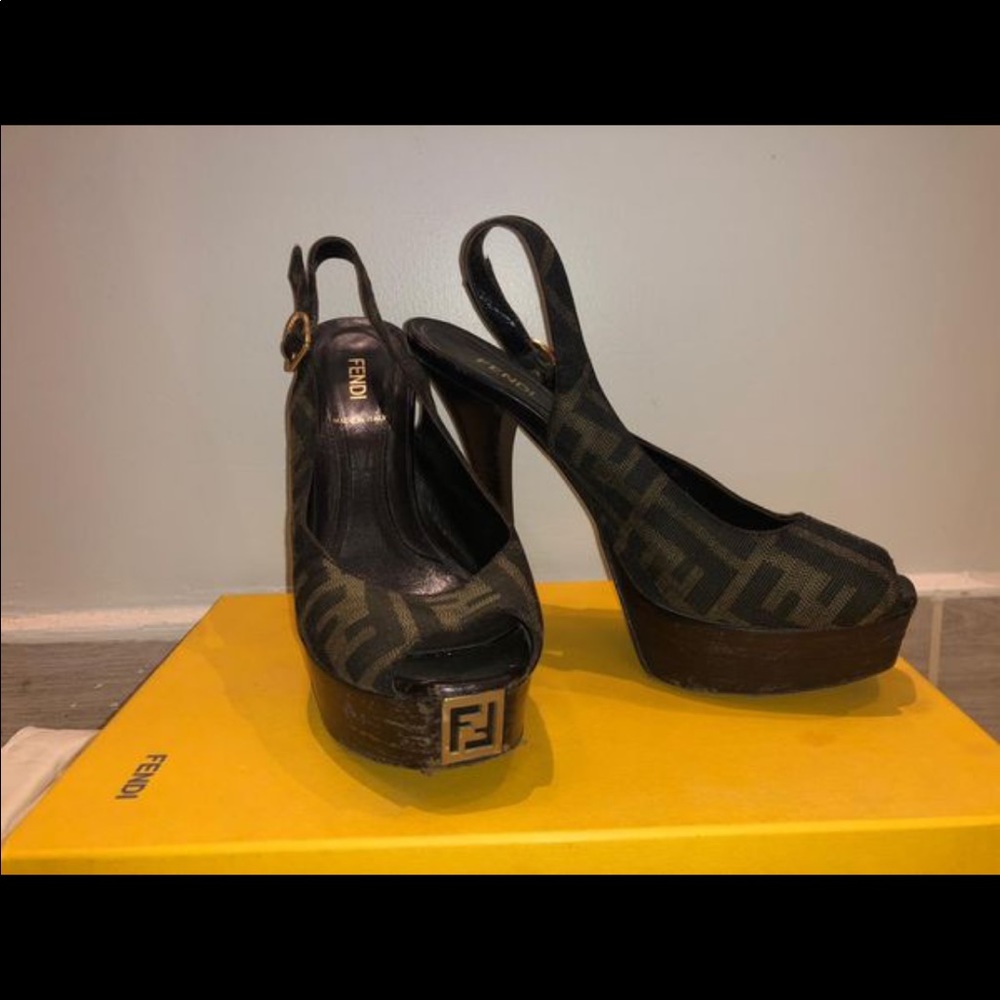 Fendi Brown Platform Logo open toe size 37